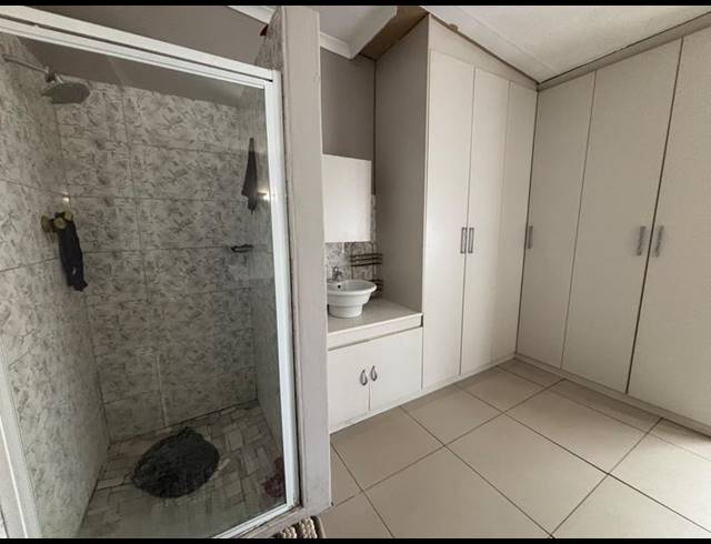 4 BEDROOM HOUSE FOR SALE IN SOPHIATOWN